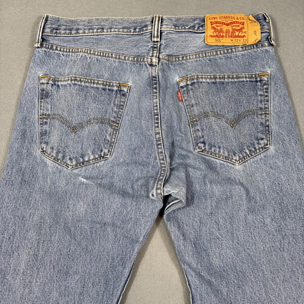 Levis 501 Mens Jeans Button Fly Blue Denim Straight Leg W32/32 Red Tab - Picture 6 of 7